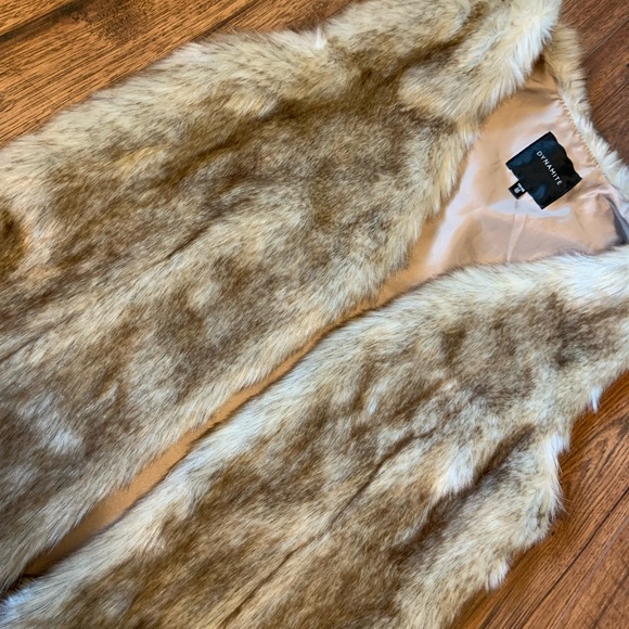 New Dynamite Faux Fur Vest - Picture 2 of 4